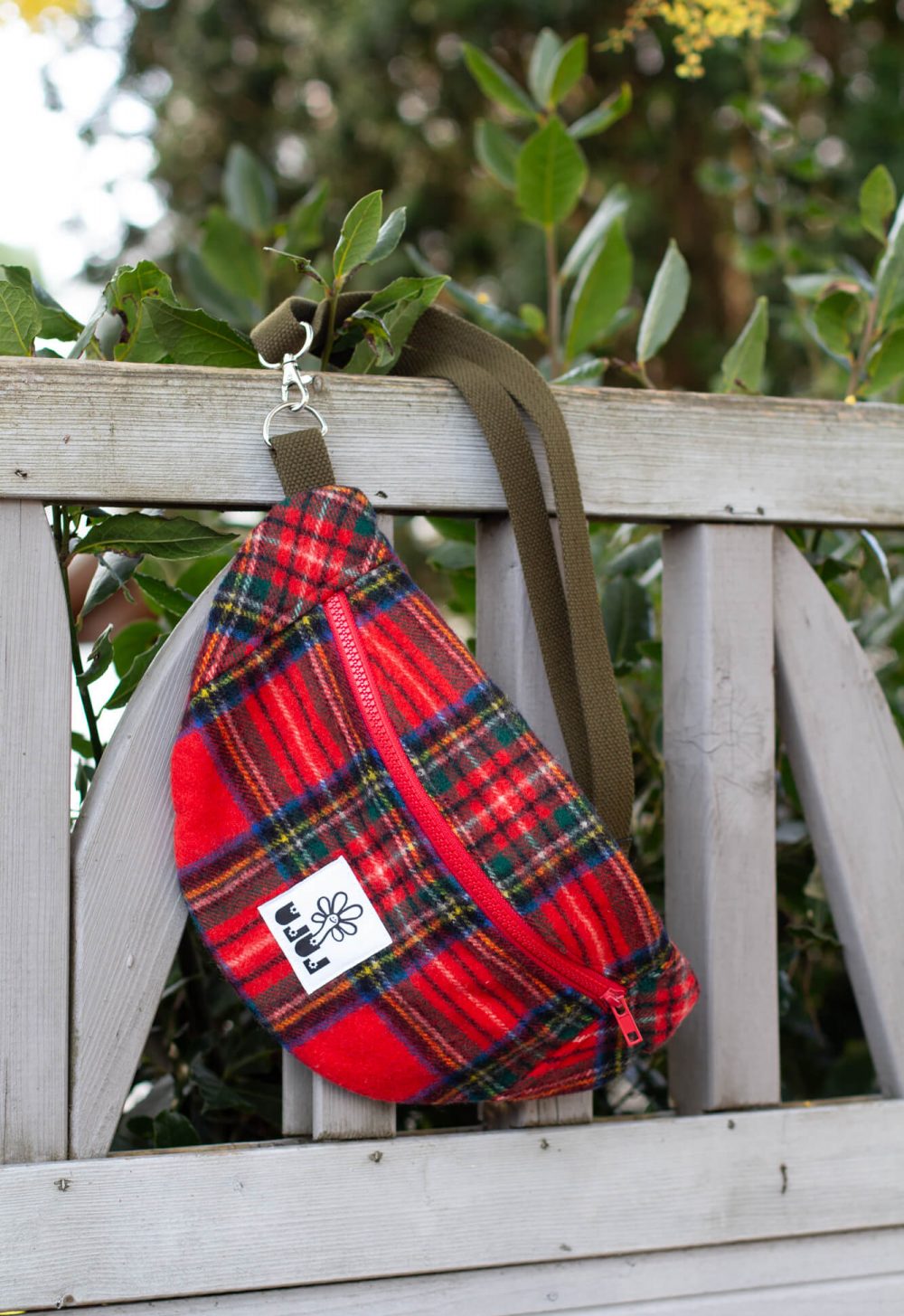 Sac banane basique tartan rouge