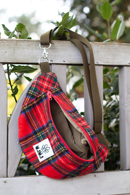 Sac banane basique tartan rouge