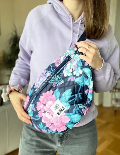 Grand sac banane matelassé floral