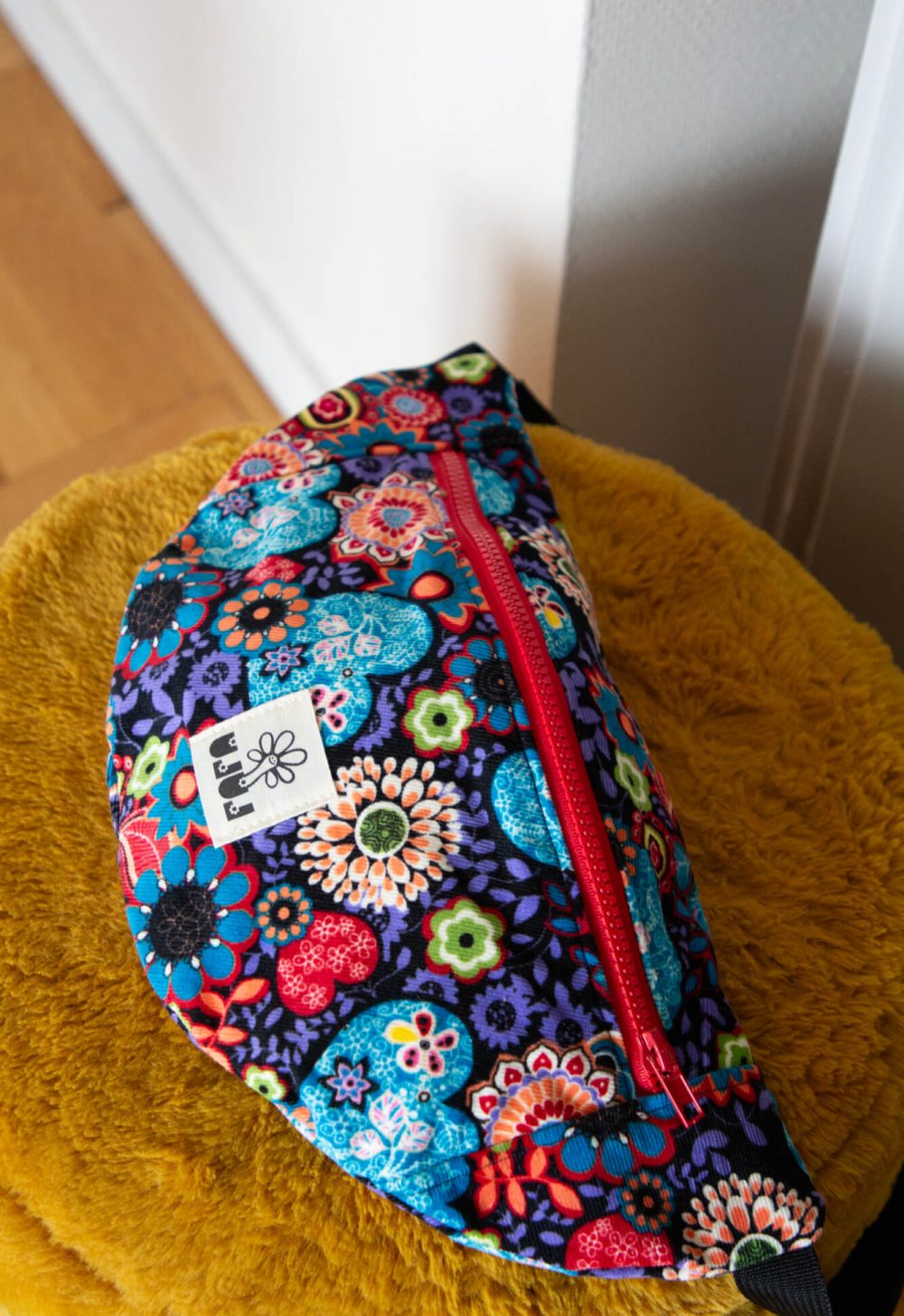 La banane velours côtelé multicolore