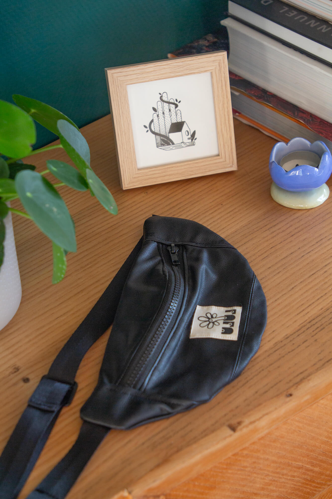La baby banane simili cuir noir – Image 2
