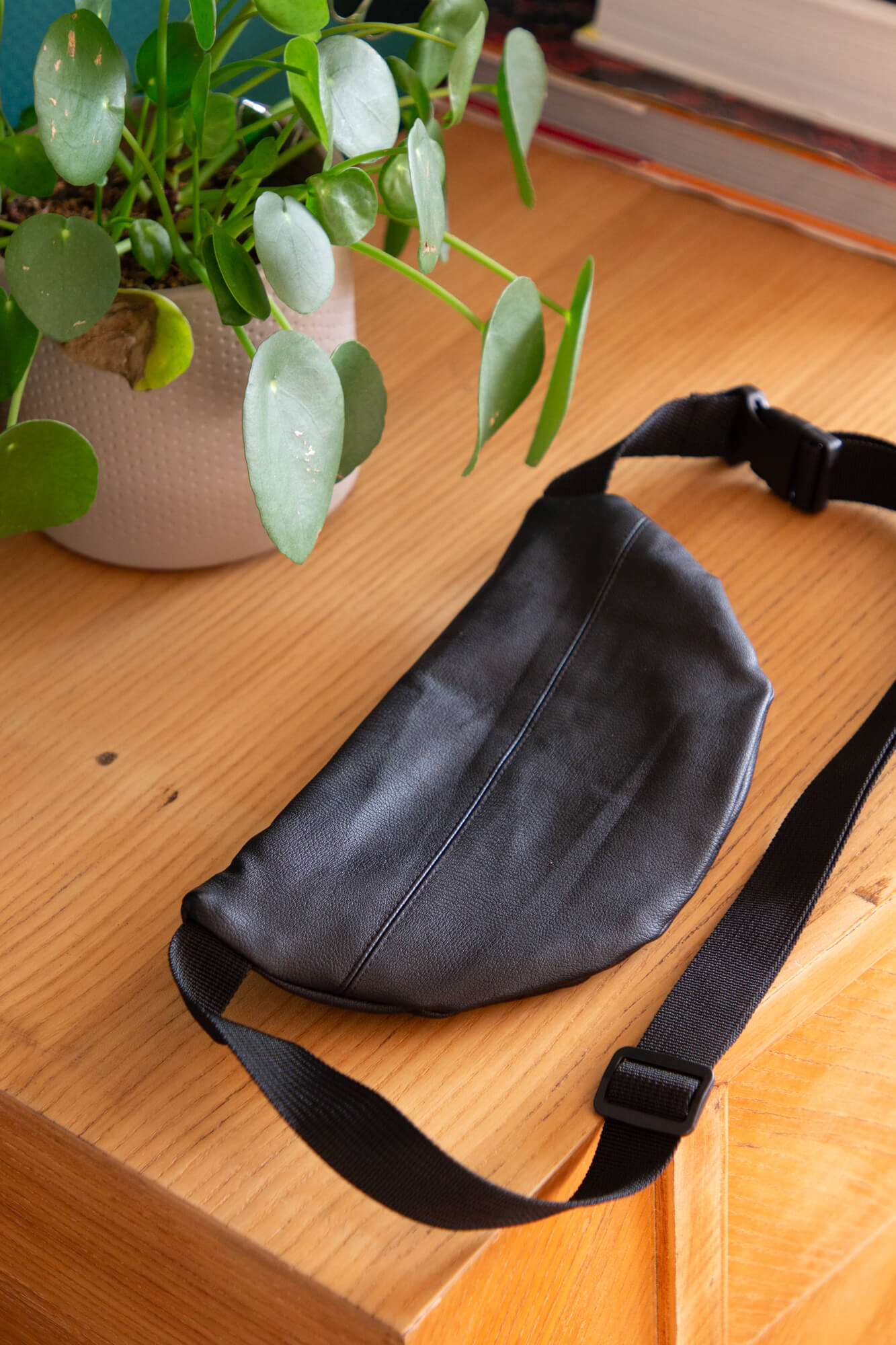 La baby banane cuir synthétique noir – Image 3