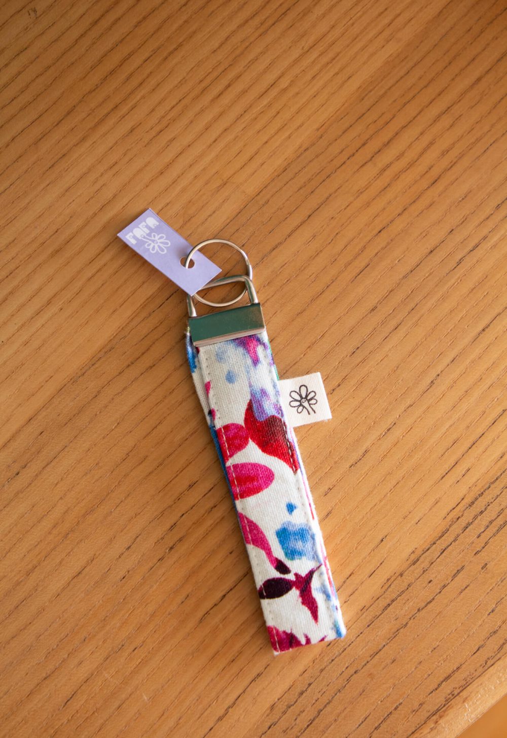 Petit défaut / Porte-clés lanière mini à fleurs